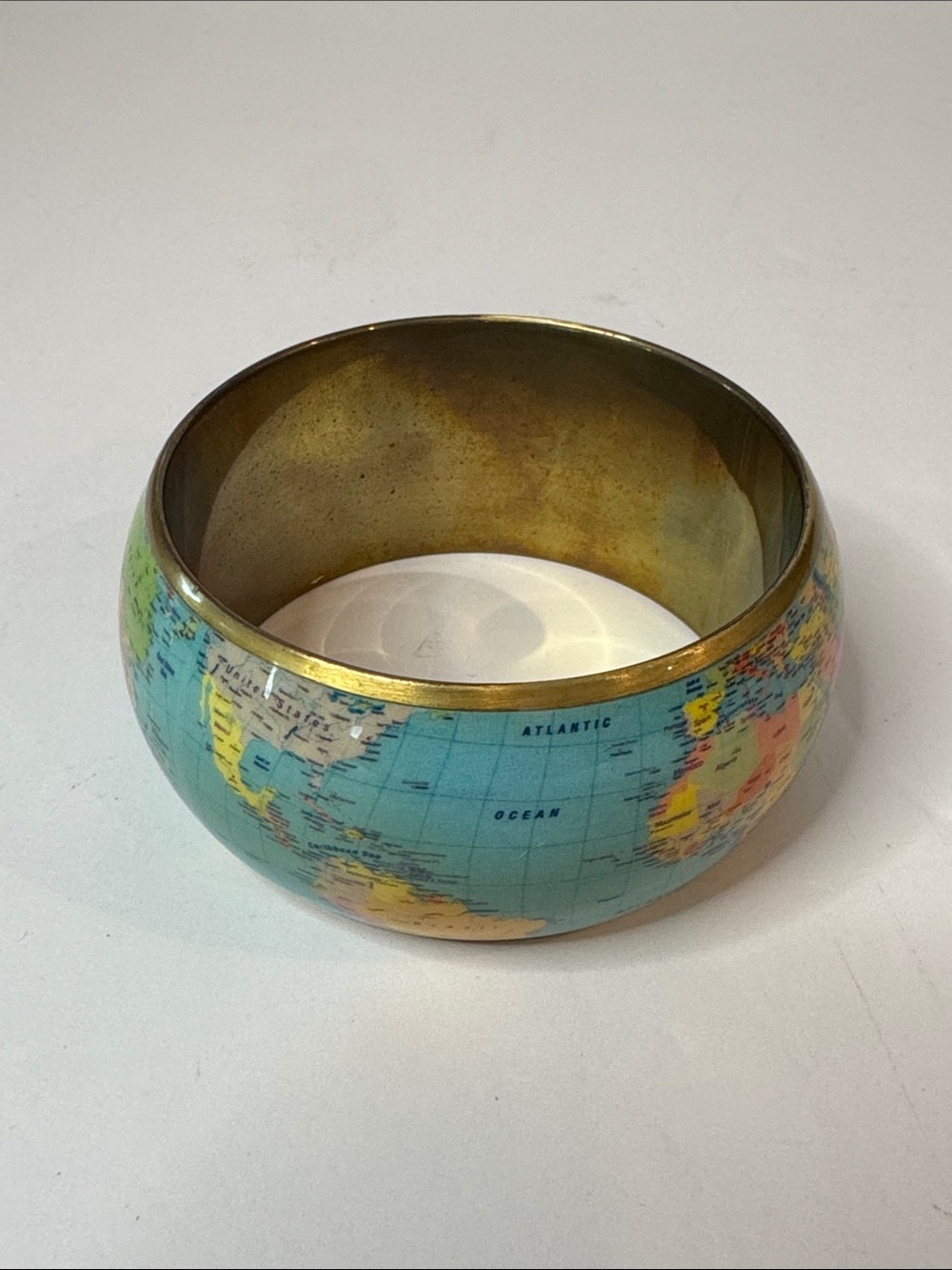 World Globe Map Bracelet Wide Curved Brass Bangle Vintage 1980-1990's - Picture 3 of 9
